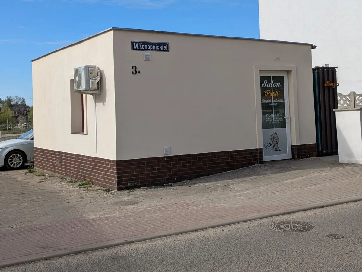 Wejście do Salonu Pupil przy ulicy Marii Konopnickiej 3a